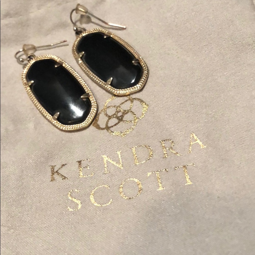 Kendra Scott Elle Earrings- Black !